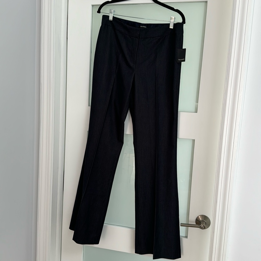 Tahari women’s slacks. Size:10. Dark grey.